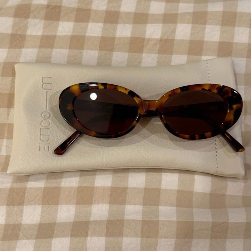 Lu Goldie “Jeanne” Tortoise Sunglasses
